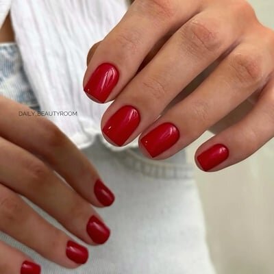 unghie rosse estive corte